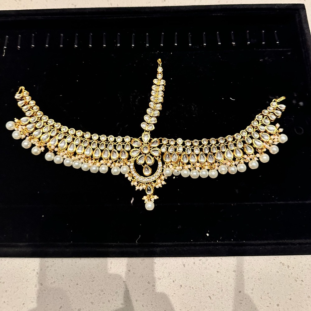 Indian Bridal Forehead Tikka - Mathapatti